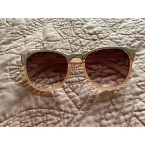 Sunglasses - light pink/gold